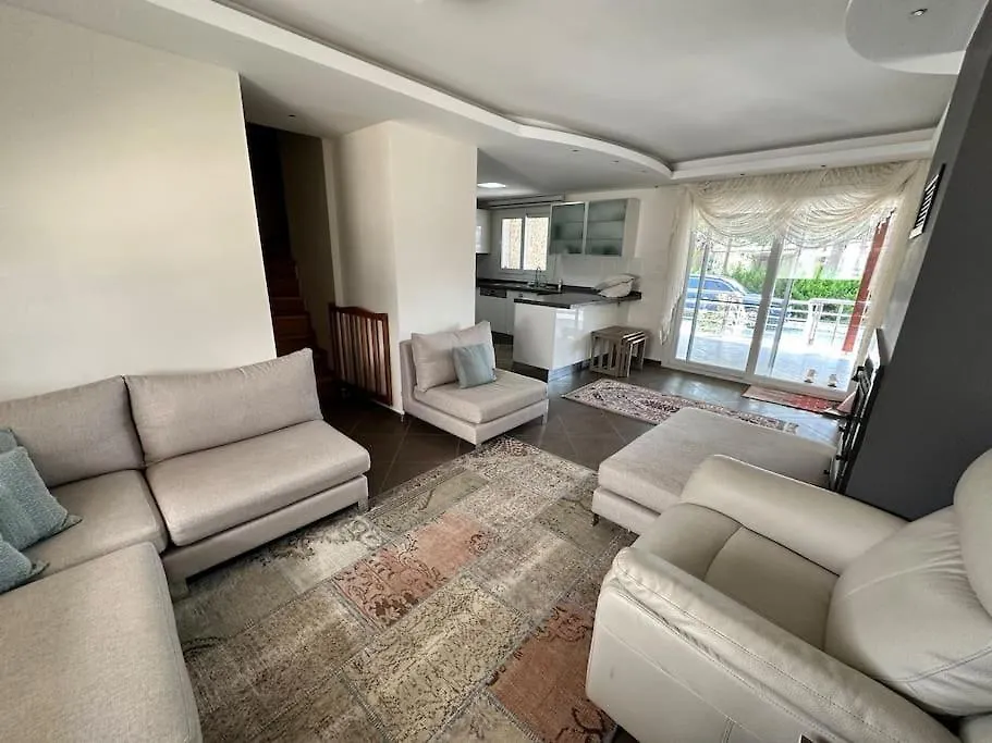 Nefis Villas Denize Ve Avm Ye Yakin Yazlik Kusadasi Long Beach contacts