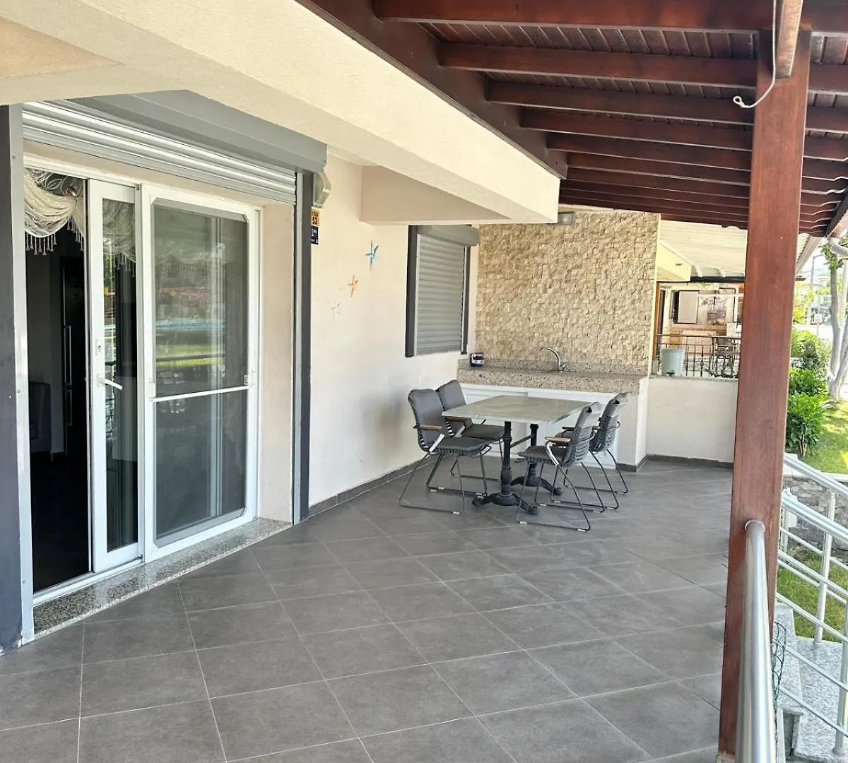 Nefis Villas Denize Ve Avm Ye Yakin Yazlik Kusadasi Long Beach