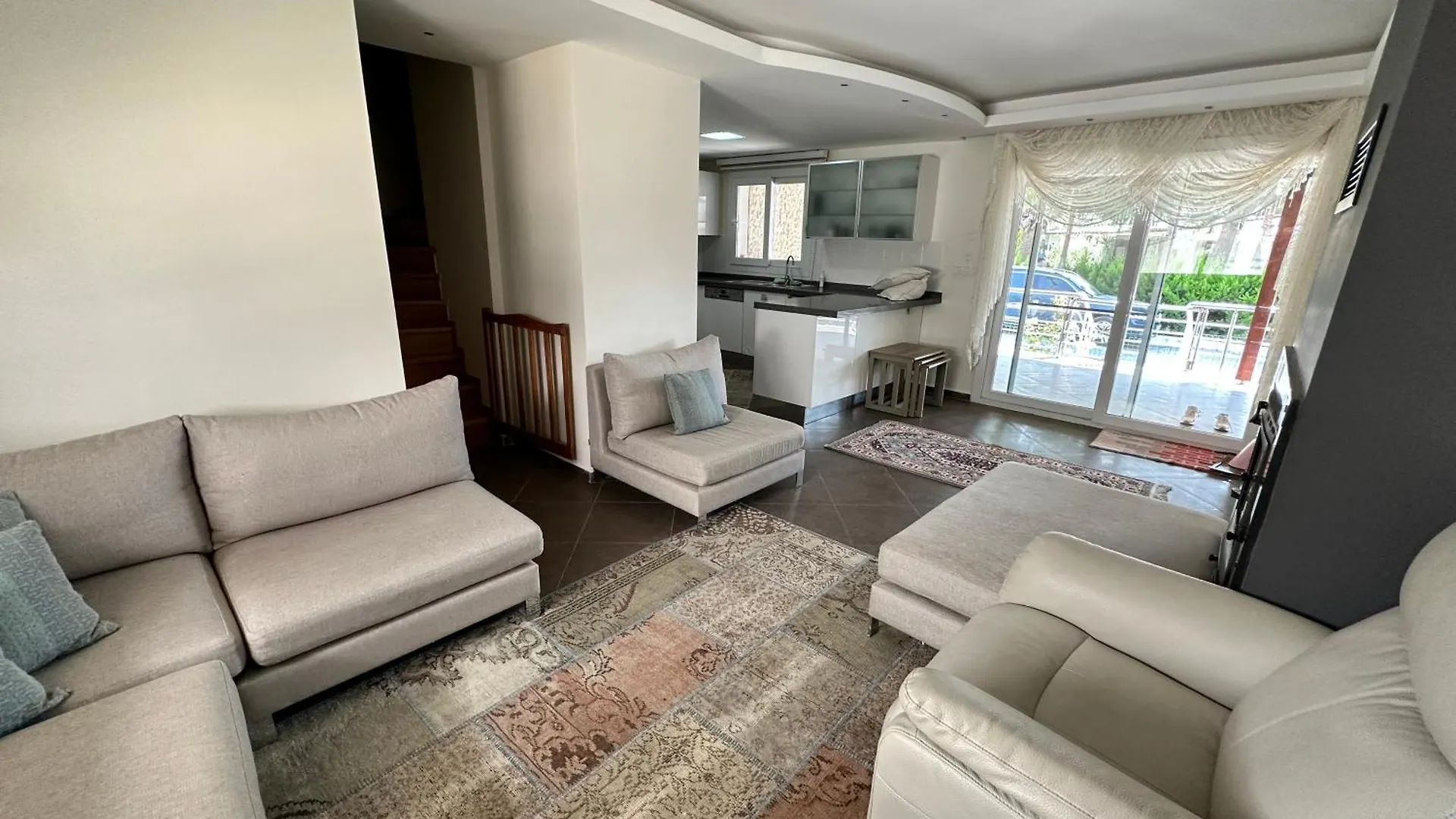Nefis Villas Denize Ve Avm Ye Yakin Yazlik Kusadasi Long Beach