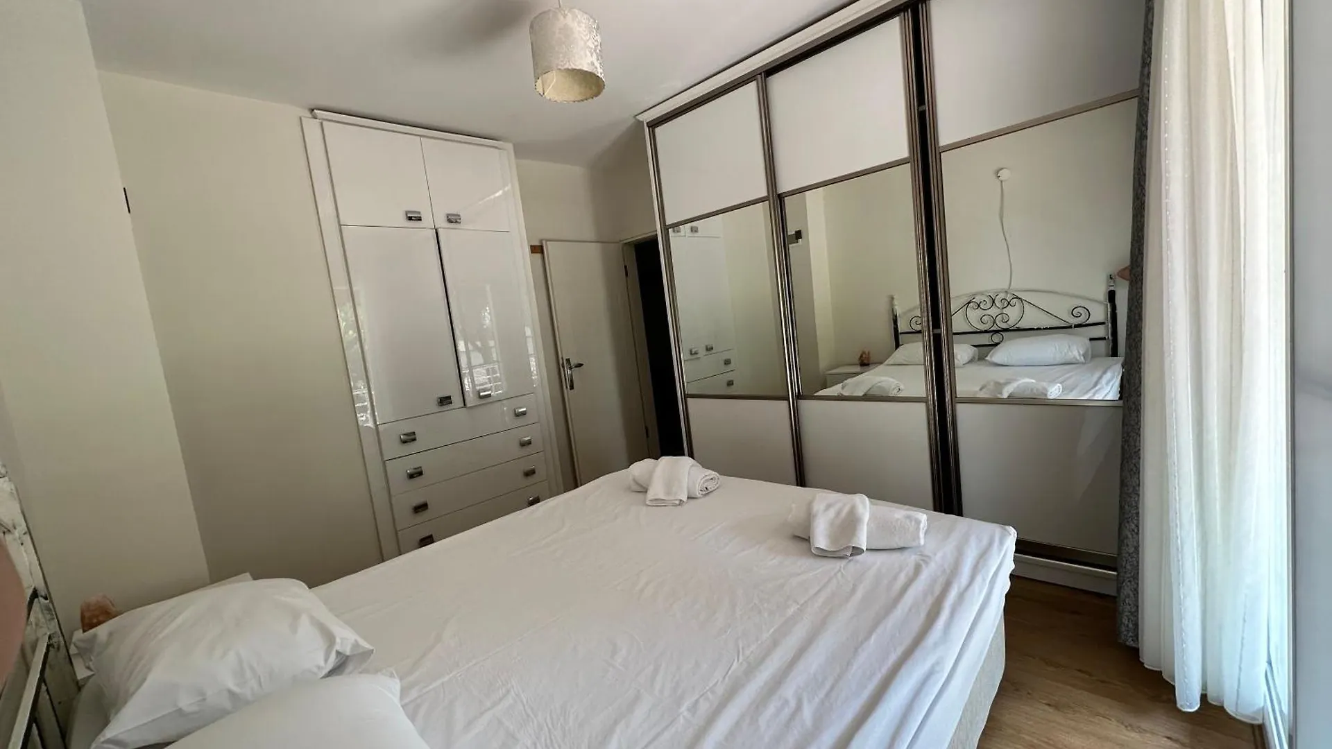 Nefis Villas Denize Ve Avm Ye Yakin Yazlik Kusadasi Long Beach