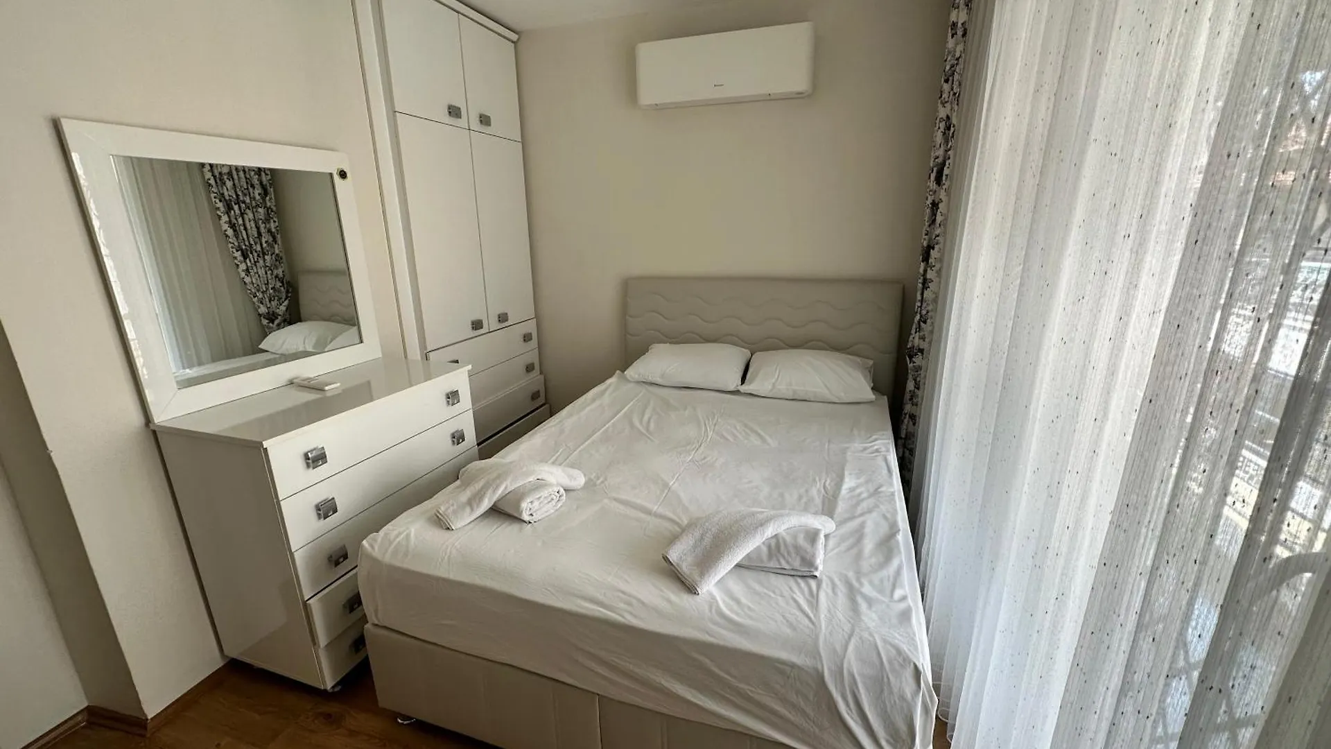 Nefis Villas Denize Ve Avm Ye Yakin Yazlik Kusadasi Long Beach